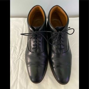 Johnston & Murthy black leather boot like shoes.
